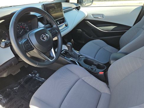 Certified 2025 Toyota Corolla SE FWD image 9