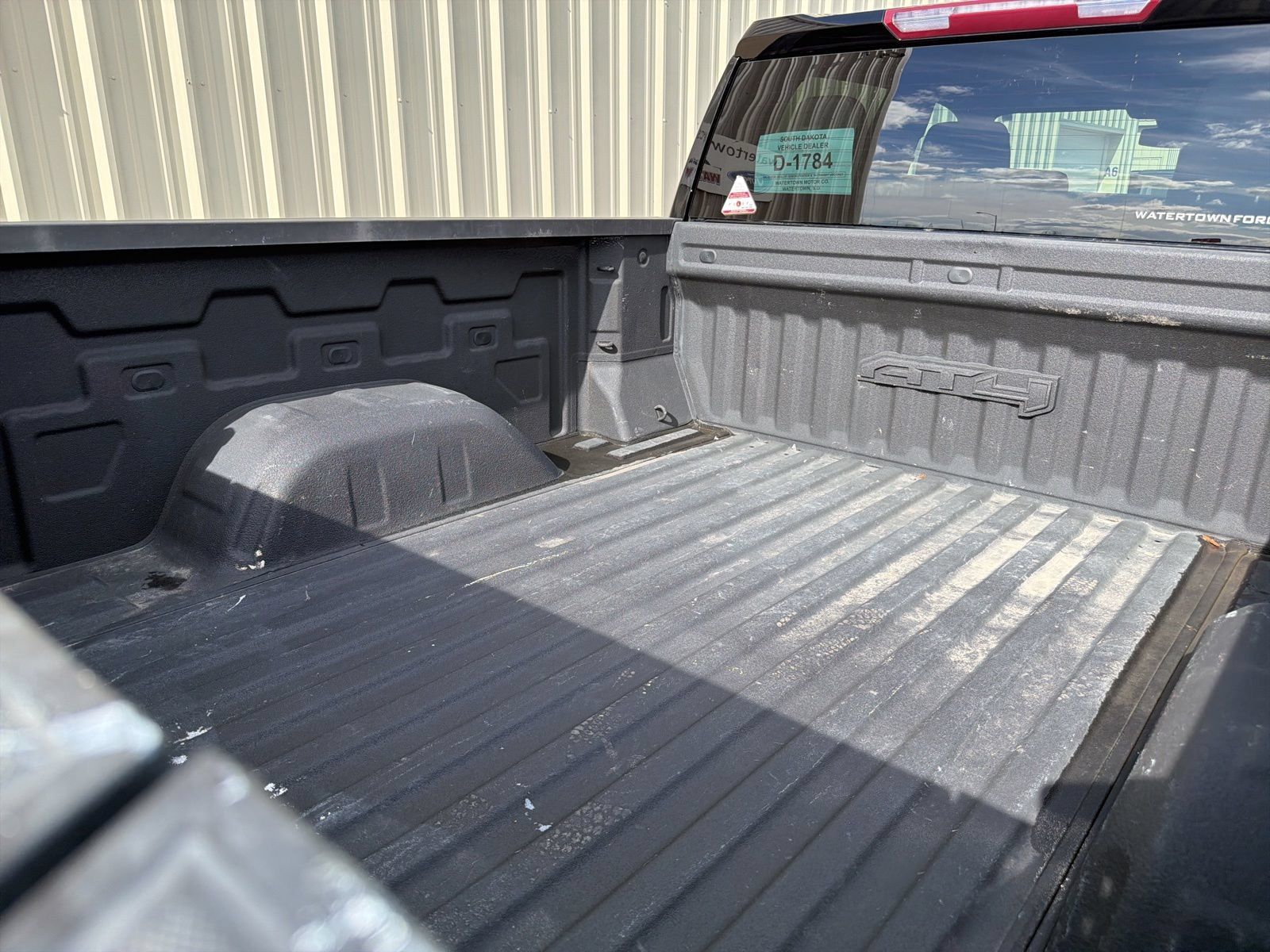 Used 2023 GMC Sierra 1500 AT4 AWD/4WD image 8