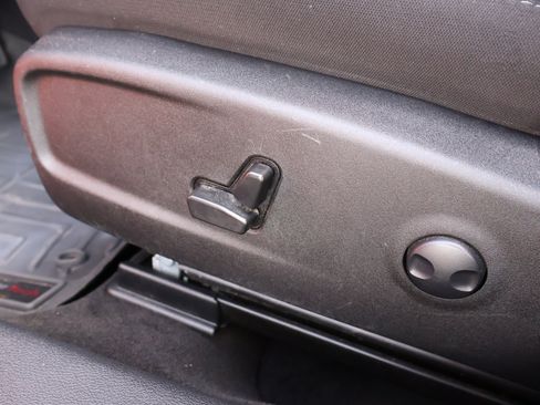 Used 2023 Dodge Charger SXT w/ Blacktop Package image 9