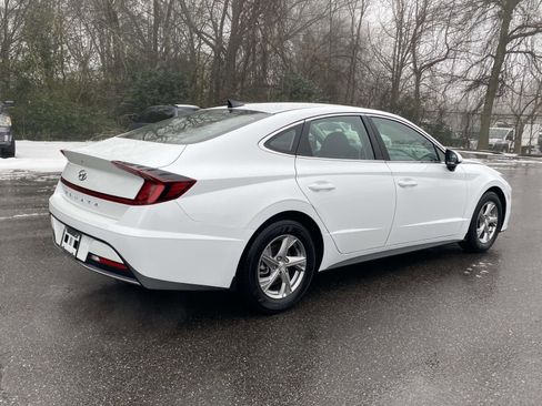 Used 2021 Hyundai Sonata SE w/ Preferred Accessory Package image 7