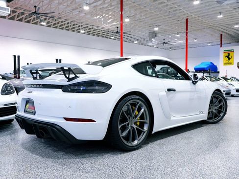 Used 2023 Porsche 718 Cayman GT4 RWD image 13