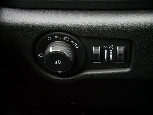 Used 2024 Chrysler Pacifica Limited w/ S Appearance Package image 27