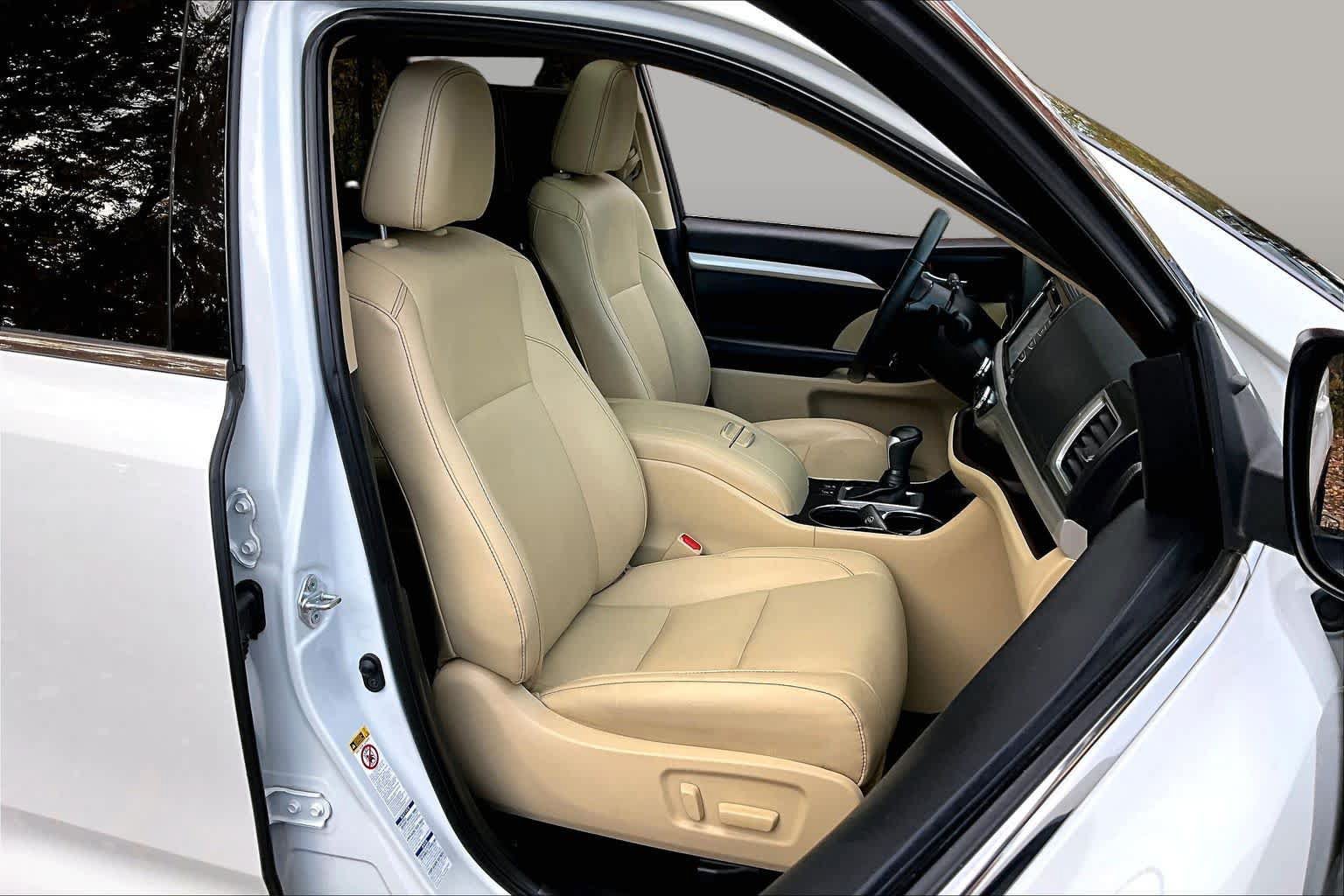 Certified 2019 Toyota Highlander XLE AWD/4WD image 7
