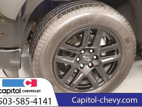 Used 2023 Chevrolet Silverado 1500 Custom image 9