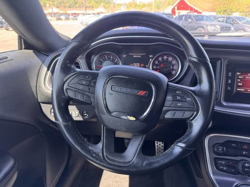 Used 2016 Dodge Challenger SXT image 26