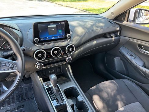 Used 2025 Nissan Sentra SV FWD image 30