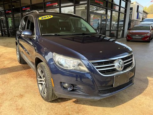 Used 2011 Volkswagen Tiguan S image 1