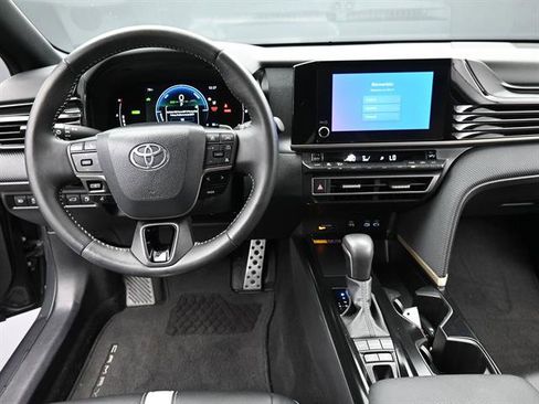 Certified 2025 Toyota Camry SE w/ Convenience Package image 14