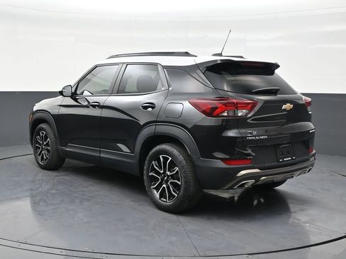 Used 2023 Chevrolet TrailBlazer ACTIV w/ Sun and Liftgate Package image 3