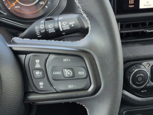 Certified 2025 Jeep Wrangler Sport AWD/4WD image 22
