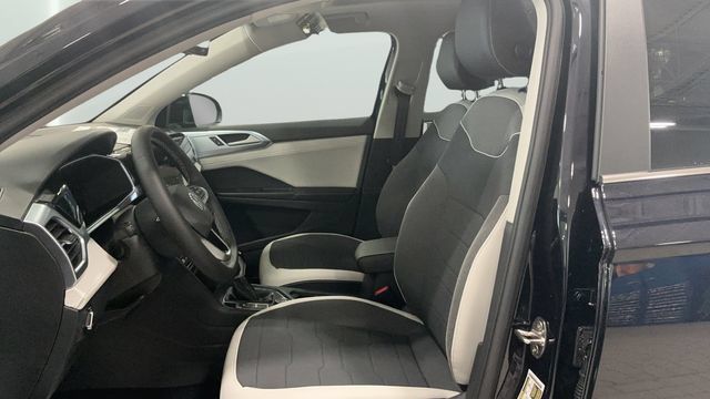 New 2026 Volkswagen Taos SE AWD/4WD image 30