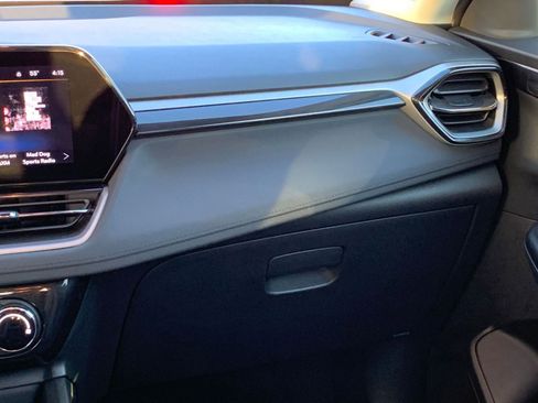 Used 2025 Chevrolet TrailBlazer LT image 33