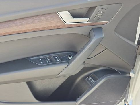 Used 2025 Audi Q5 e Premium AWD/4WD image 14