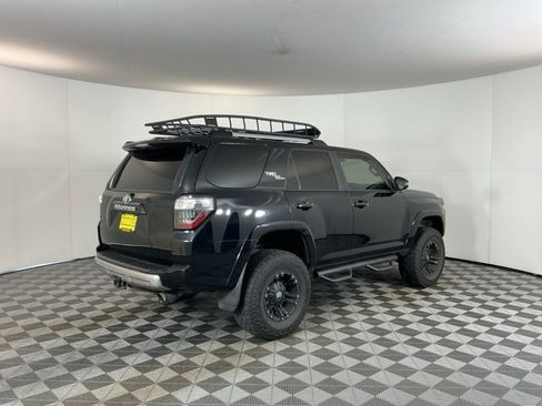 Used 2018 Toyota 4Runner TRD Off-Road Premium image 5