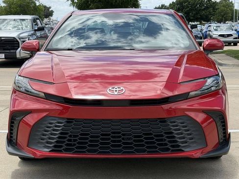 Certified 2025 Toyota Camry SE FWD image 8