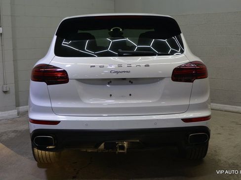 Used 2016 Porsche Cayenne image 34