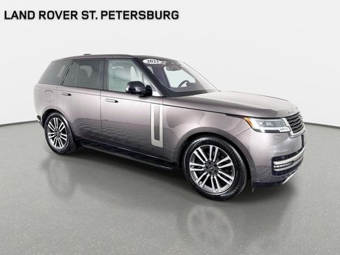 Used 2023 Land Rover Range Rover SE AWD/4WD image 3