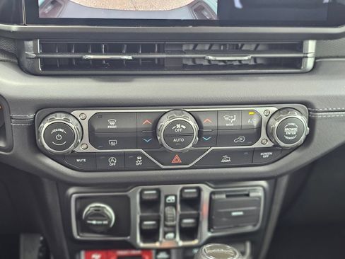New 2026 Jeep Gladiator Sport AWD/4WD image 14