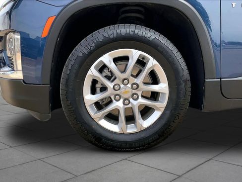 Used 2023 Chevrolet Traverse LS FWD image 11