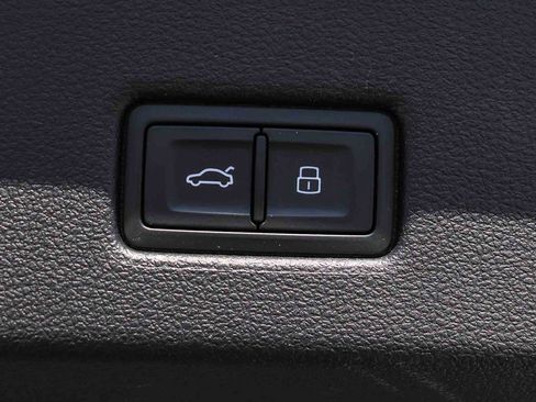 Used 2023 Audi RS 7 Sportback w/ Black Optic Package image 39