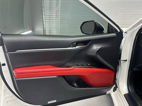 Used 2021 Toyota Camry XSE FWD image 15