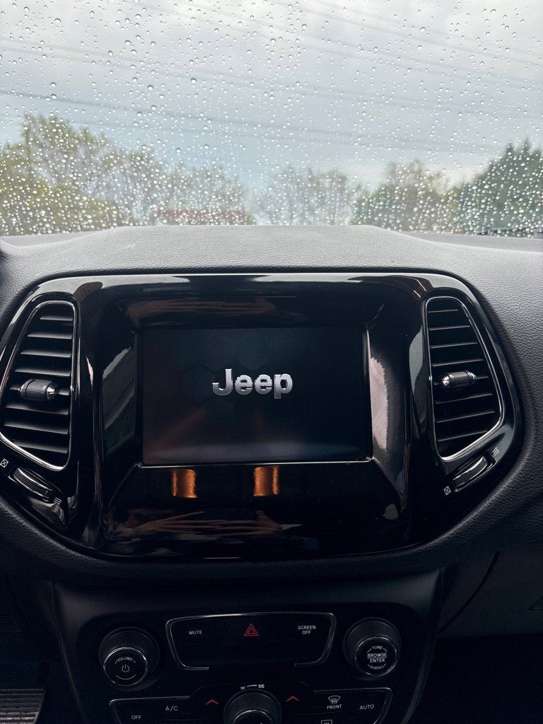 Used 2019 Jeep Compass Latitude AWD/4WD image 15