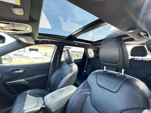 Used 2020 Jeep Cherokee High Altitude AWD/4WD image 19