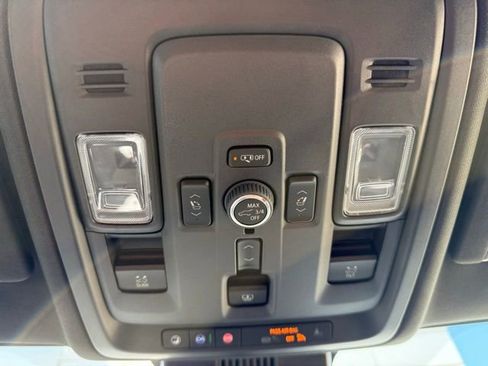 Used 2025 GMC Yukon XL AT4 Ultimate image 35