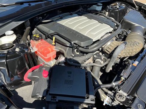 Used 2018 Chevrolet Camaro SS RWD image 27