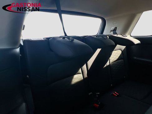 Used 2024 Nissan Pathfinder SV image 35