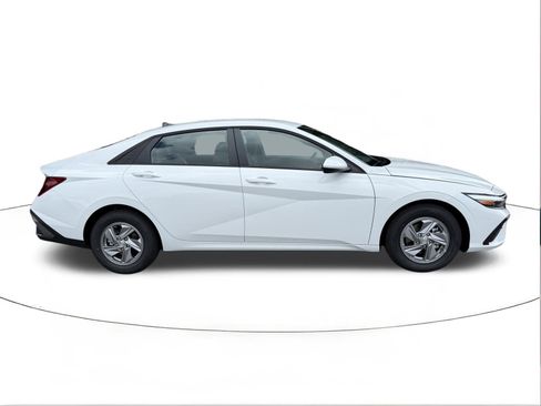 New 2026 Hyundai Elantra SE w/ Cargo Package image 2