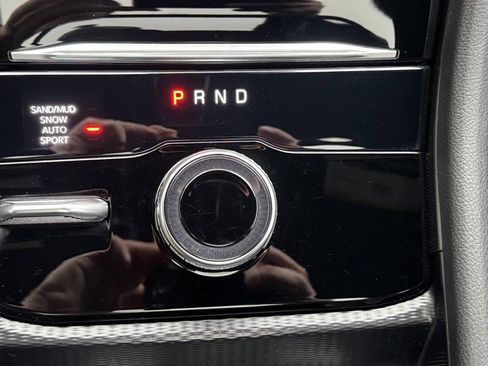 Used 2024 Jeep Grand Cherokee Limited image 25