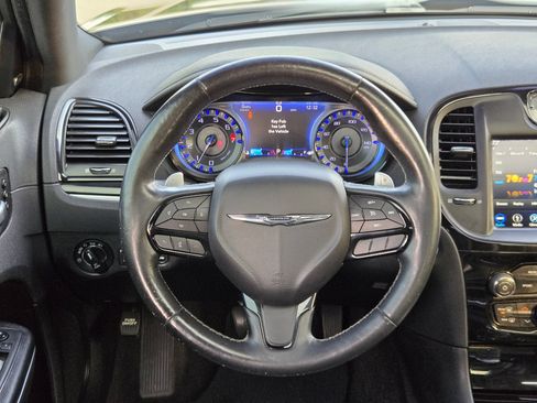 Used 2018 Chrysler 300 S w/ 300S Premium Group 2 RWD image 27