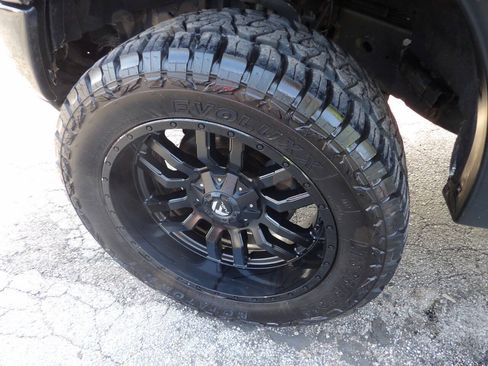 Used 2019 Ford F150 Lariat w/ Equipment Group 502A Luxury AWD/4WD image 5