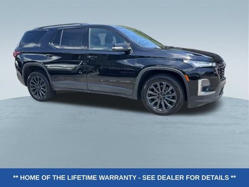 Used 2023 Chevrolet Traverse RS w/ LPO, Floor Liner Package FWD image 2