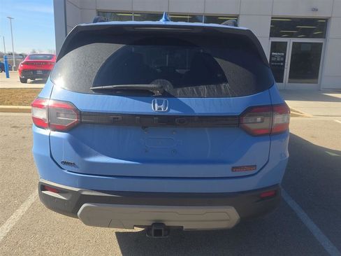 Used 2023 Honda Pilot TrailSport image 13