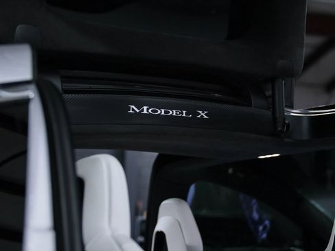 Used 2017 Tesla Model X 90D image 16