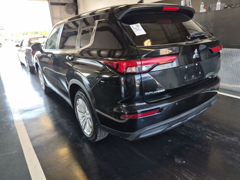 Used 2022 Mitsubishi Outlander ES FWD image 4