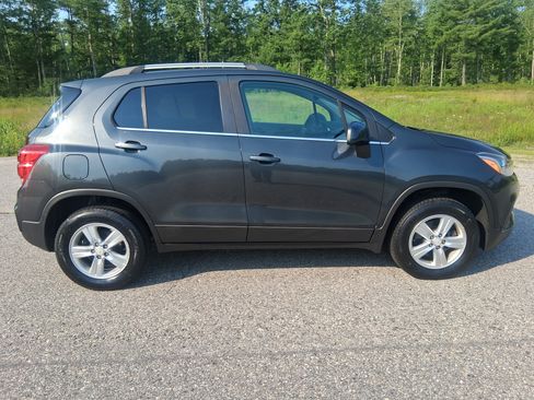 Used 2017 Chevrolet Trax LT AWD/4WD image 4