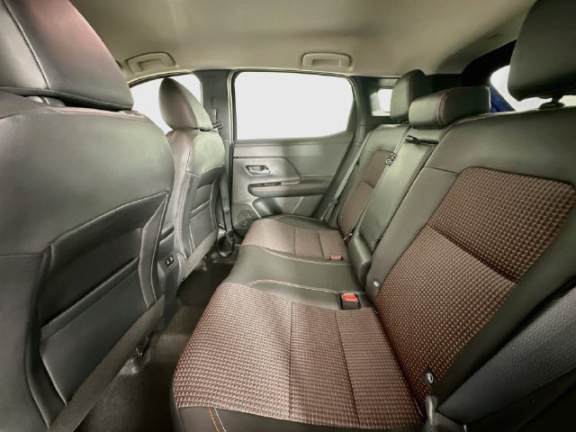 Used 2025 Nissan Kicks SR FWD image 23