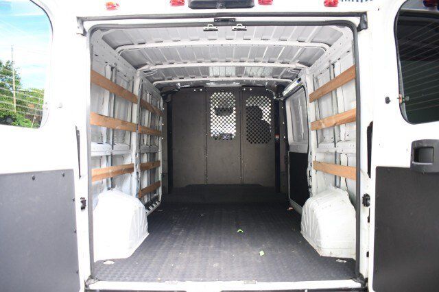 Used 2025 RAM ProMaster 2500 w/ U-Haul Equipment Group FWD image 14