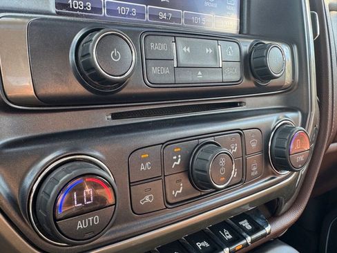 Used 2019 Chevrolet Silverado 2500 High Country w/ Duramax Plus Package image 26