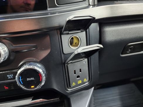 Used 2024 Ford F250 Lariat w/ Chrome Package image 70