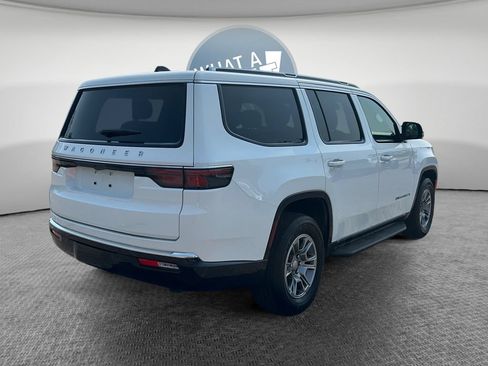 Used 2024 Jeep Wagoneer 4WD w/ Convenience Group I image 3