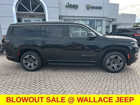 Certified 2024 Jeep Wagoneer Series II w/ Flexible Seating Group AWD/4WD image 5