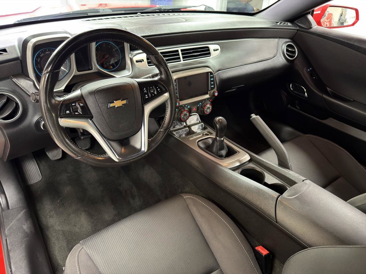Used 2015 Chevrolet Camaro LT RWD image 24