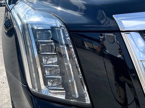 Used 2017 Cadillac Escalade Premium Luxury w/ LPO, Radiant Package image 31