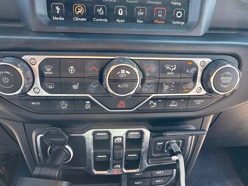 Used 2021 Jeep Gladiator Overland w/ Popular Equipment Package AWD/4WD image 8