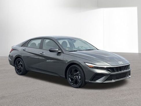 New 2026 Hyundai Elantra Sport FWD image 12