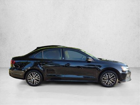 Used 2018 Volkswagen Jetta Wolfsburg Edition FWD image 4
